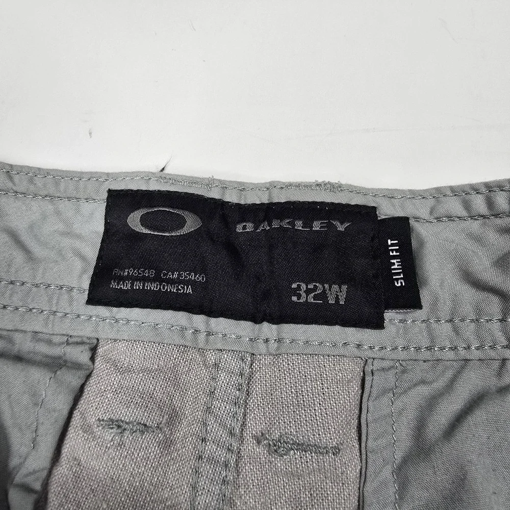 Oakley casual skate